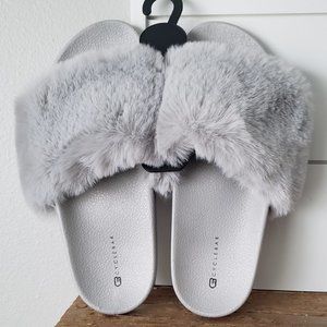 CycleBar Ladies Faux Fur Slippers - Size 7.5/8